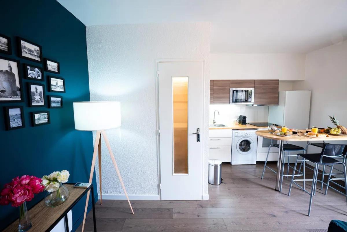 Appartement N2 Centre Village, Clim, Parking Gratuit Айга-Мортас Екстериор снимка
