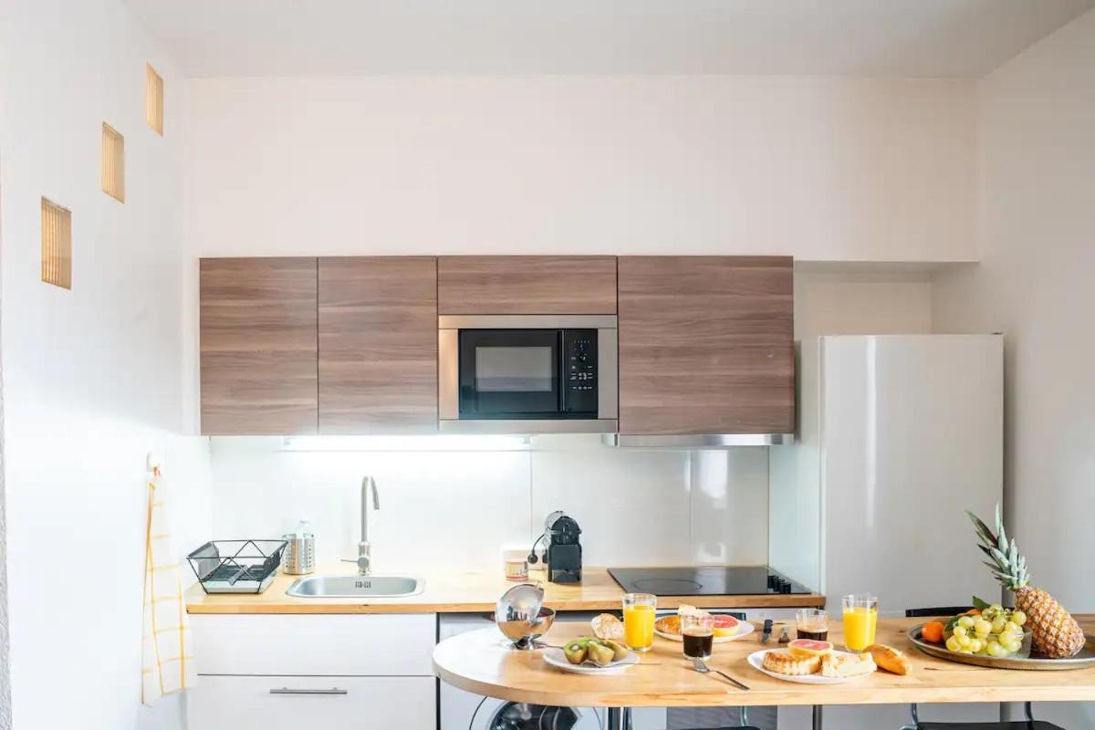 Appartement N2 Centre Village, Clim, Parking Gratuit Айга-Мортас Екстериор снимка